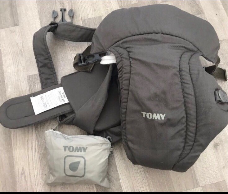 tomy classic baby carrier